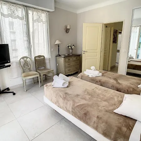 Apartment Centre : Rond Point Duboys D'angers Cannes