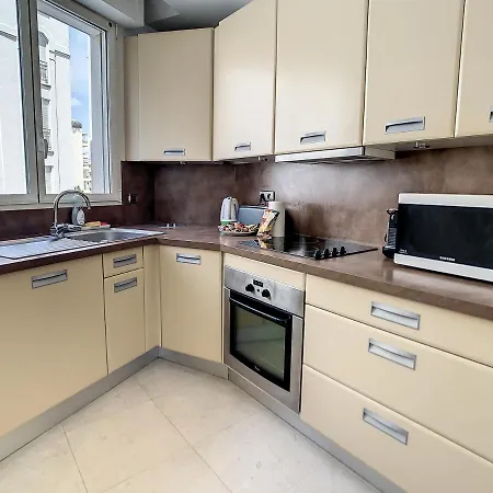 Centre : Rond Point Duboys D'angers *