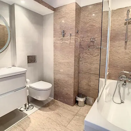 Centre : Rond Point Duboys D'angers * Cannes